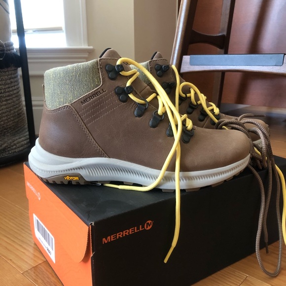 Nwt Merrell Womens Ontario Mid Hiking 